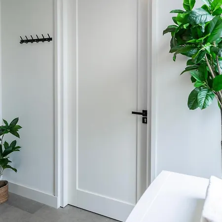 Xl Newly Built Nature Loft , Fast Wifi Apartment *