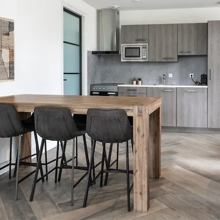 Xl Newly Built Nature Loft , Fast Wifi Apartment *